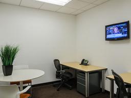 $910 / MONTH â€“ 1 INTERIOR ATTORNEYâ€™S OFFICE IN A LUXURY SERVICED SUITE â€“ FULL NYC AMENITY PACKAGE