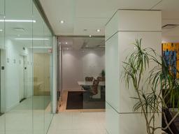 $910 / MONTH â€“ 1 INTERIOR ATTORNEYâ€™S OFFICE IN A LUXURY SERVICED SUITE â€“ FULL NYC AMENITY PACKAGE