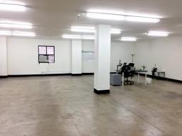 1300 SF Spacious Loft / Office / Studio / Showroom Space in DTLA (Will Divide) 