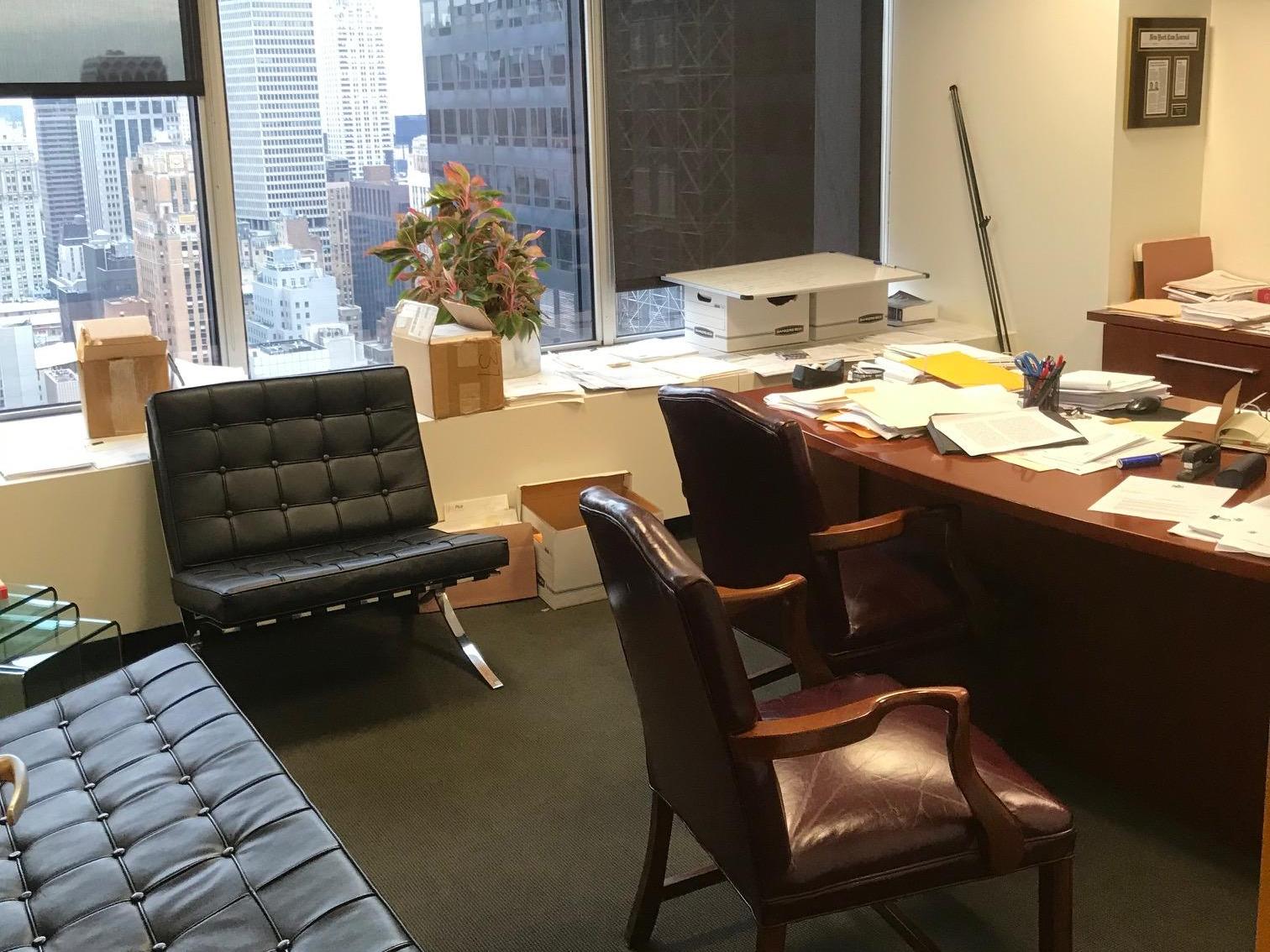3 Window Partner Office