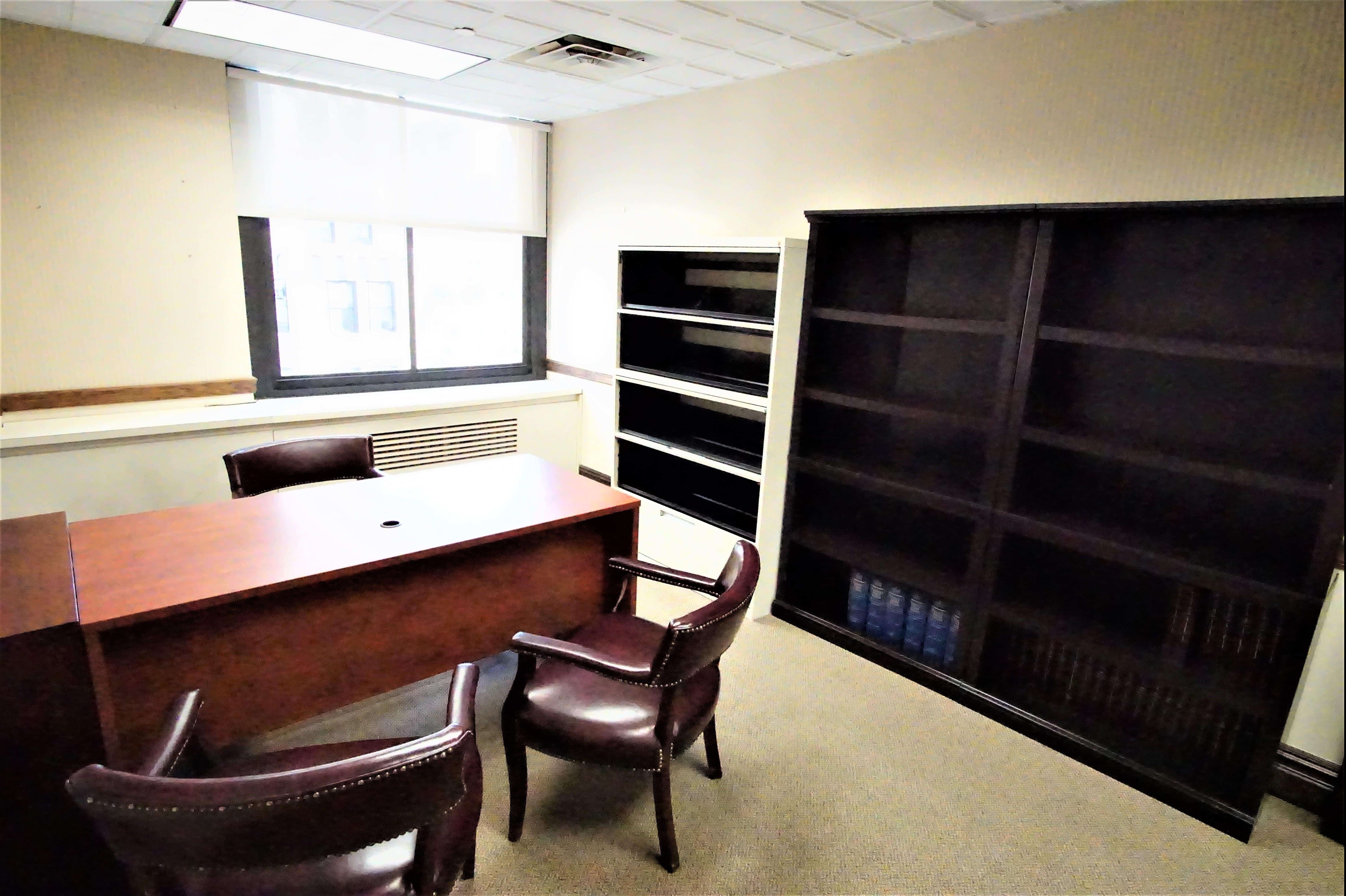File storage and Bookshelves in Partner Office