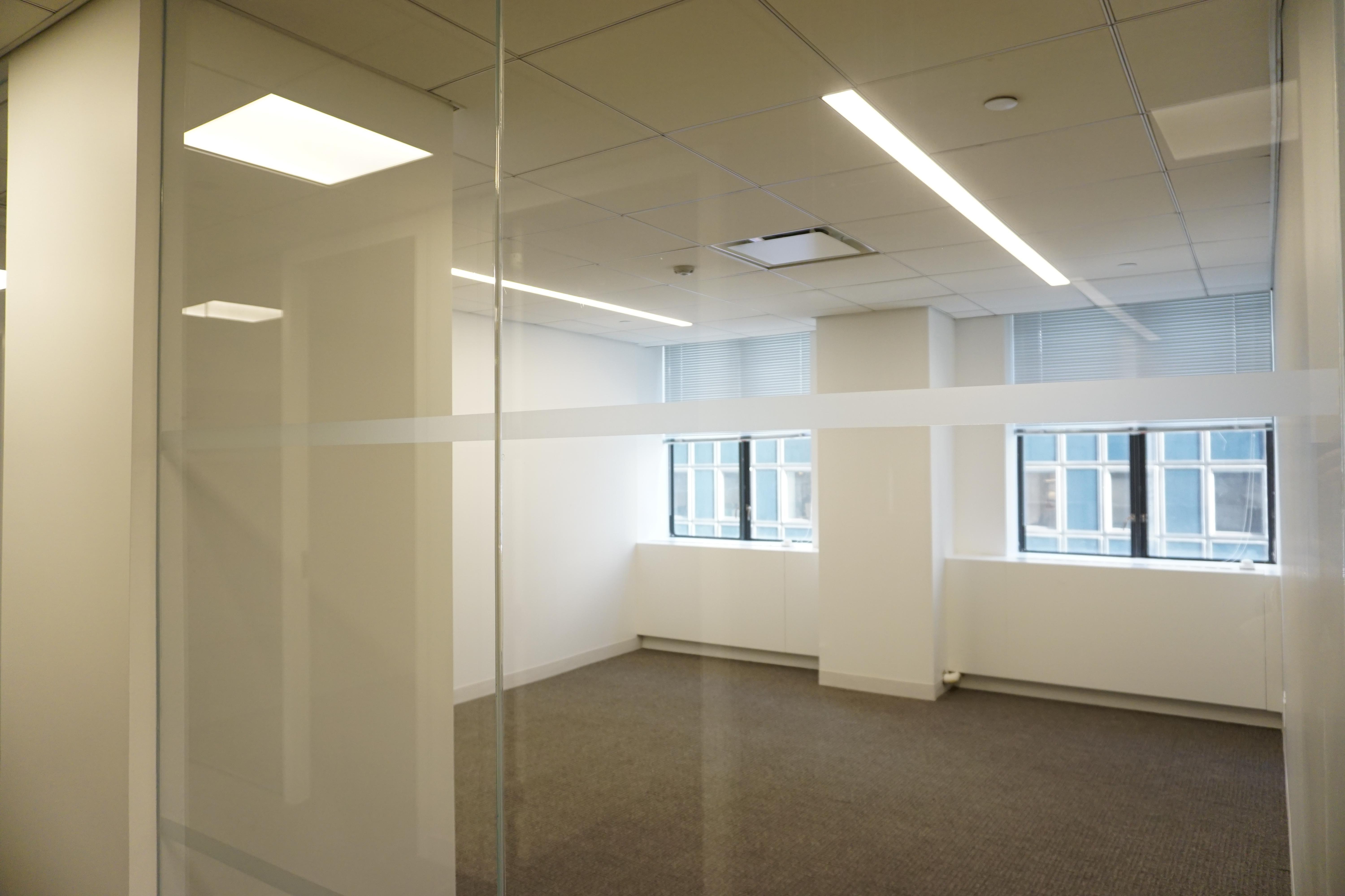 2 Window Office