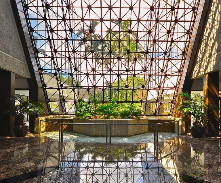 Gorgeous building lobby with water feature