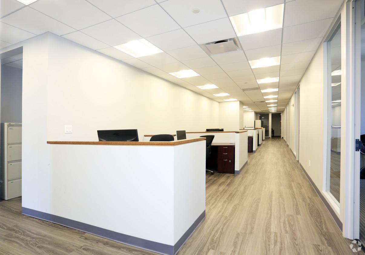 Available Offices for Rent in Woolworth Building