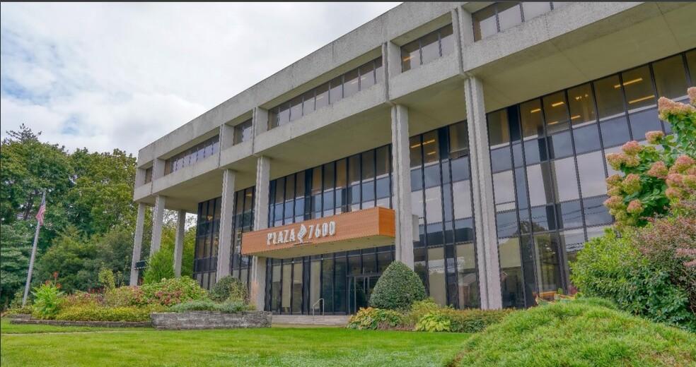 PRIME NASSAU COUNTY LOCATION AT "A" LEVEL BUILDING IN WOODBURY